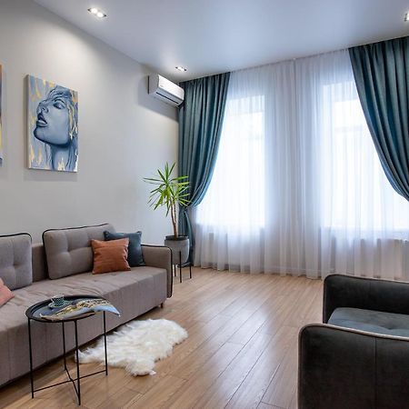 Двух Комнатная Квартира В Центре Mykolajiw Exterior foto
